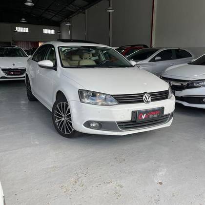 VOLKSWAGEN JETTA 2.0 TSI HIGHLINE 200CV GASOLINA 4P TIPTRONIC VOLKSWAGEN JETTA 2.0 TSI HIGHLINE 200CV GASOLINA 4P TIPTRONIC